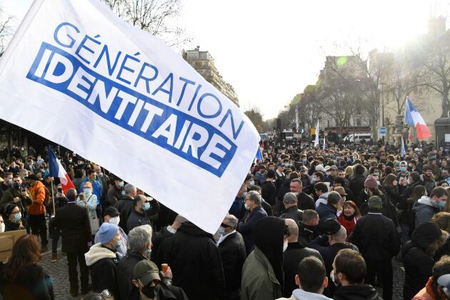 Lors d’une manifestation en soutien au mouvement d’extrême droite Génération identitaire, à Paris, le 20 février 2021.