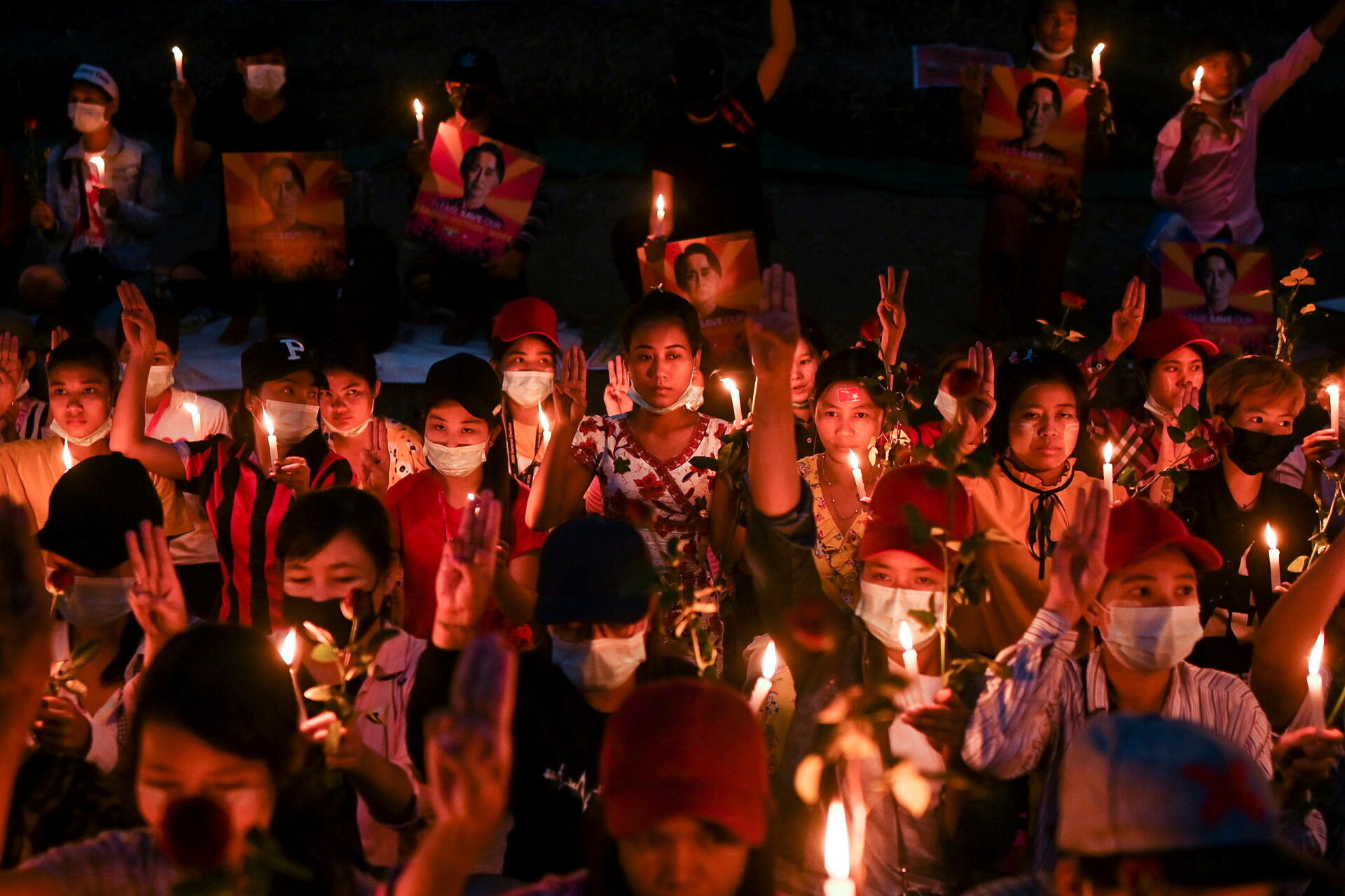 Veillée d’hommage aux victimes du coup d’état militaire, à Rangoun en Birmanie, le 21 février.