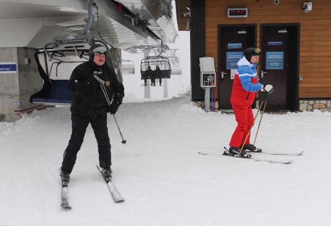 Después de ingresar a la estación Krasnaya Polyana, los dos presidentes se preparan para instalar una pista de aterrizaje en Sochi el 22 de febrero de 2021.