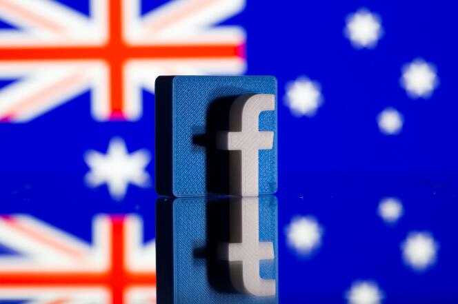 Logo 3D de Facebook devant le drapeau australien, le 18 février 2021.