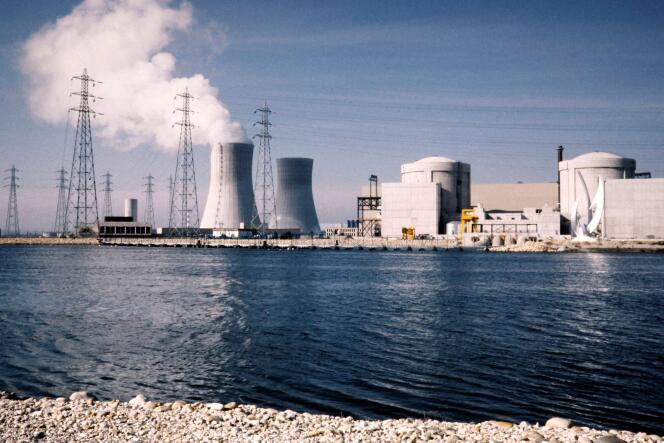 La centrale nucléaire de Tricastin, située à Saint-Paul-Trois-Châteaux (Drôme), photographiée ici en 1979.
