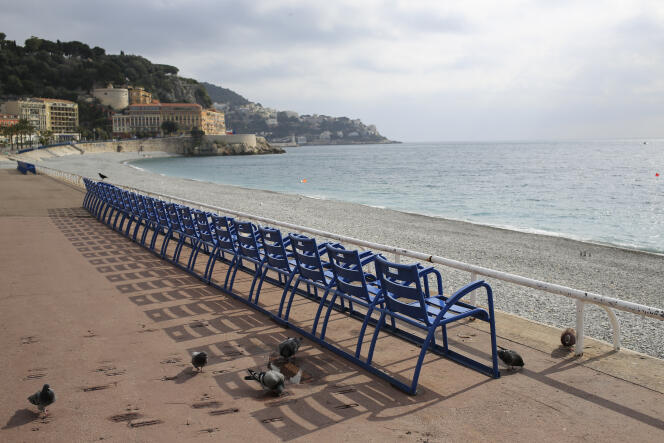 À Nice le 27 février, le bord de mer est interdit d'accès durant le confinement.