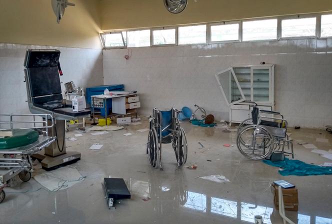 Une clinique  pillée et vandalisée à Zana, est vue dans la région de Tigray, dans le nord de l’Éthiopie, le mardi 9 février 2021.