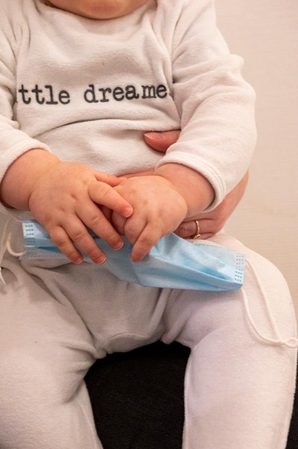 Megane, 29 ans, maman de Malo, a connu une grossesse difficile. Elle n’a pas pu montrer son ventre à ses parents, son copain n’était pas présent au début de l’accouchement.