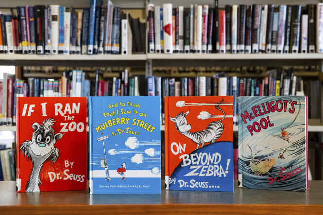 Quatre des livres pour enfants du Dr Seuss qui ne seront plus publiés en raison d’images racistes, ici dans une bibliothèque de Pennsylvanie, le 2 mars.