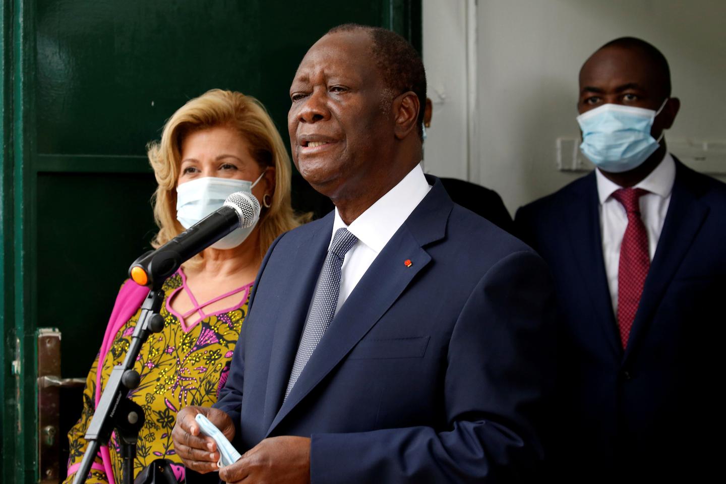 En Côte d’Ivoire, le président Alassane Ouattara promet le changement, mais choisit la continuité