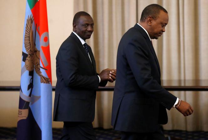 Le président kényan, Uhuru Kenyatta (à droite), et le vice-président, William Ruto, à Nairobi, le 21 septembre 2017.