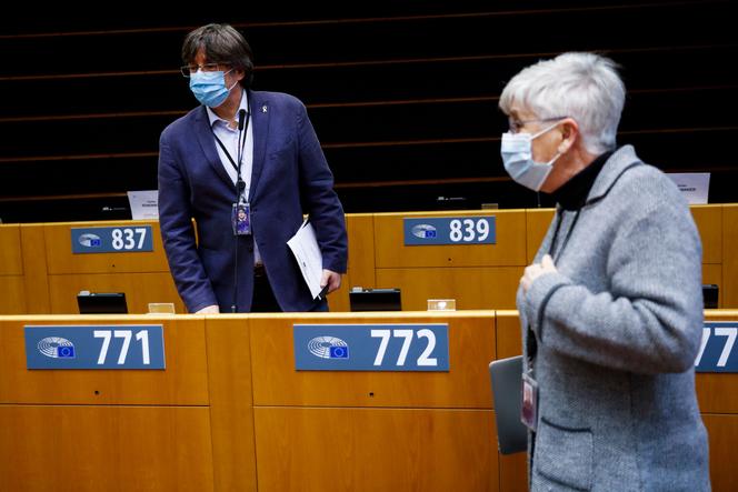 Carles Puigdemont and Clara Ponsati, on 8 March in the European Parliament.