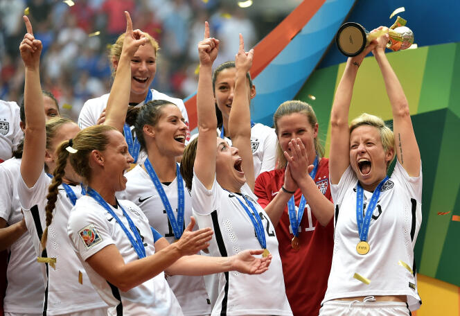 L’équipe féminine américaine de football après sa victoire de la Coupe du monde, le 5 juillet 2015, à Vancouver, au Canada.