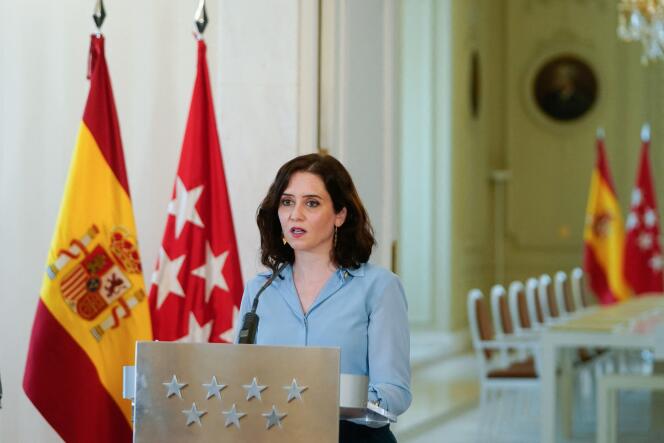 La présidente de la Communauté de Madrid, Isabel Diaz Ayuso, le 10 mars 2021 lors d’une conférence de presse au siège du gouvernement régional à Madrid.