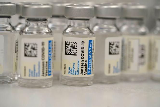 Fioles du vaccin Johnson & Johnson contre le Covid-19, le 6 mars 2021 à Denver (Colorado).
