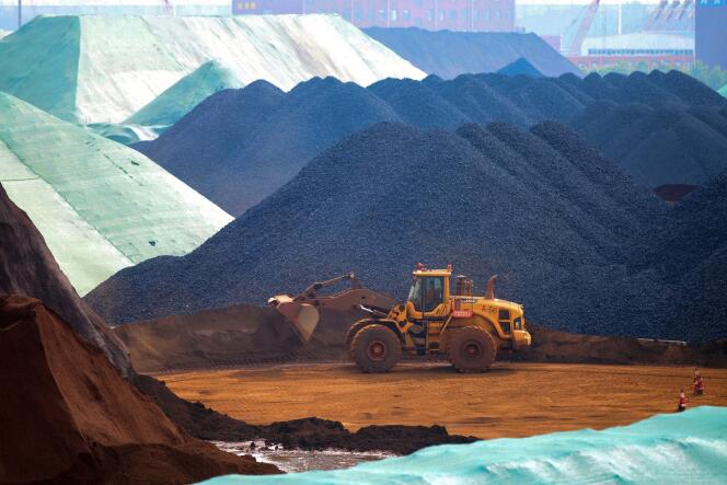 Minerai de fer importé dans le port de Rizhao (est de la Chine), le 15 mai 2019