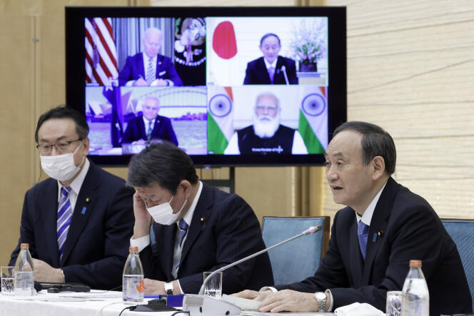 Le premier ministre japonais, Yoshihide Suga, s’exprime lors du sommet virtuel du Quad, regroupant des dirigeants de l’Australie, de l’Inde, du Japon et des Etats-Unis, à sa résidence officielle à Tokyo, le vendredi 12 mars 2021.