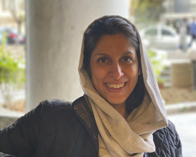 Nazanin Zaghari-Ratcliffe, le 7 mars 2021 à Téhéran, à l’issue de sa peine de cinq ans de prison, une semaine avant de comparaître de nouveau devant un tribunal, le 14 mars.