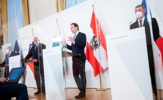 De gauche à droite, le premier ministre slovène, Janez Jansa, le premier ministre bulgare, Boïko Borissov, le chancelier autrichien Sebastian Kurz, et le premier ministre tchèque, Andrej Babis, le 16 mars à Vienne.
