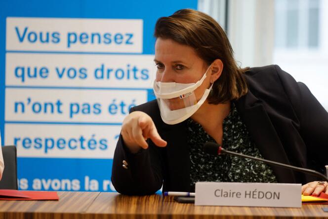 Claire Hédon, Défenseure des droits, lors de l’inauguration du centre d’appel « anti-discrimination » à Paris, le 12 février.