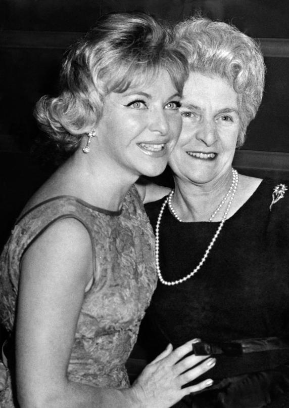 Line Renaud : « J'ai passé ma vie à dire “Pourquoi pas ?” »