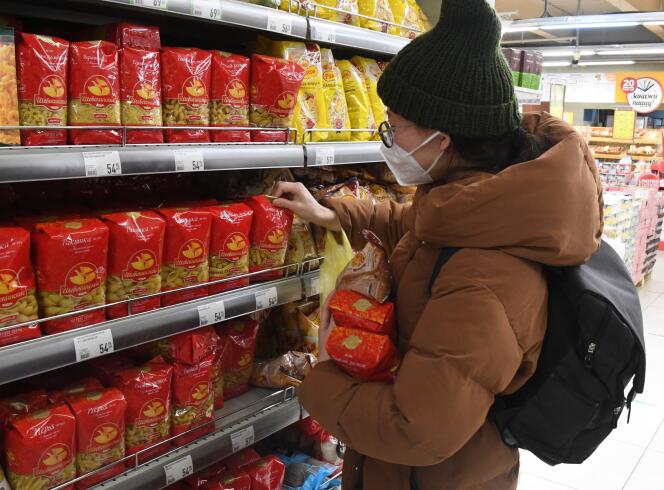 Les prix des produits alimentaires ont augmenté de 8,2 %, selon l’agence publique de statistiques Rosstat. Ici, à Vladivostok, en décembre 2020.