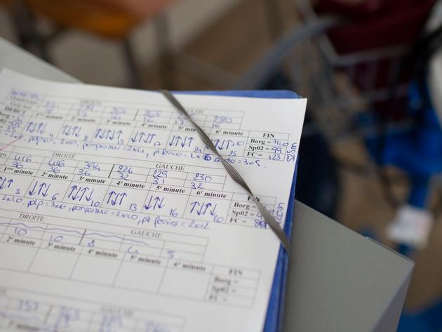 Résultats de tests d’effort effectués par un patient atteint de Covid long à l’hôpital Foch de Suresnes (Hauts-de-Seine), le 9 septembre 2020.