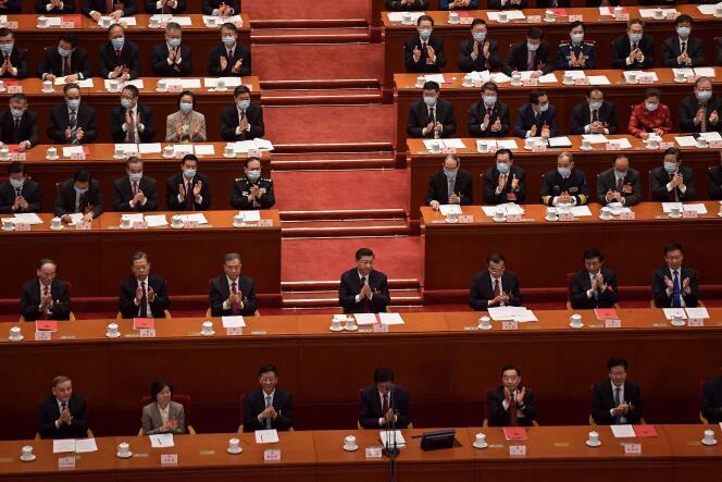 Le président chinois, Xi Jinping (au centre), le 11 mars à Pékin.