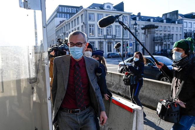 Le vice-premier ministre et ministre de la santé publique et des affaires sociales Frank Vandenbroucke arrive pour une réunion du Kern, une réunion restreinte des ministres à Bruxelles, le 19 mars 2021