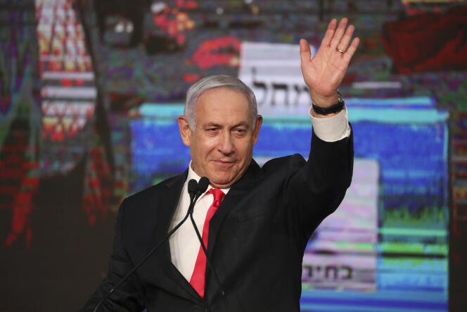 Cuando se anunciaron los resultados preliminares en Jerusalén el 24 de marzo, el primer ministro israelí, Benjamin Netanyahu, saludó a sus partidarios.
