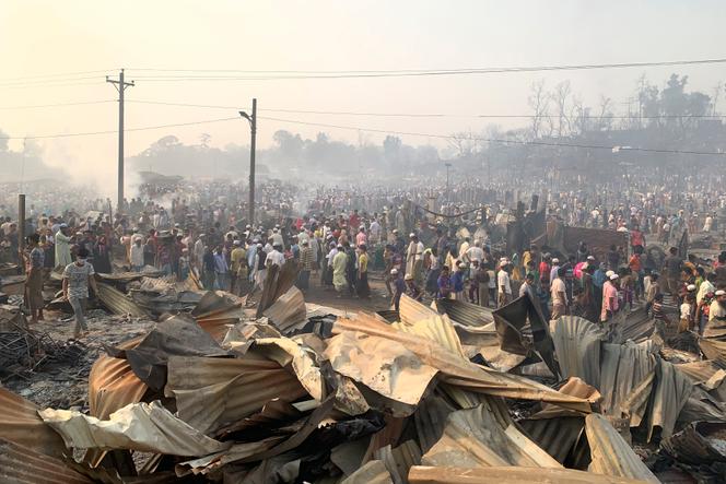 Après un incendie, au camp de réfugiés de Balukhali (Bangladesh), le 23 mars.