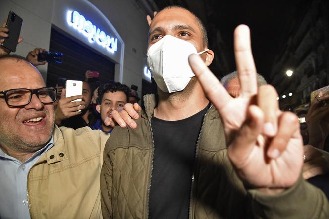 Le journaliste Khaled Drareni après sa libération, à Alger, le 19 février 2021.