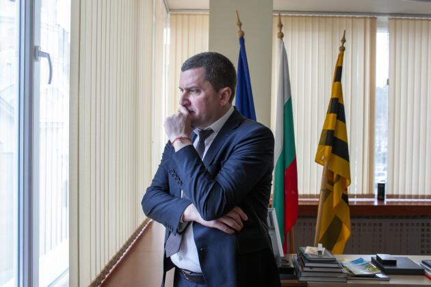 Stanislav Vladimirov, maire de Pernik, dans son bureau, le 20 mars 2021.