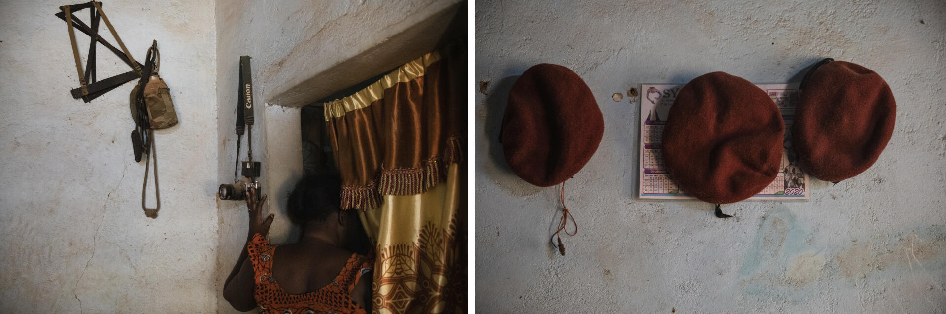 Adissa Nissao Traoré a perdu son mari en octobre 2018, dans l’est du Burkina Faso. Elle s’est battue pendant plus d’un an contre sa belle-famille pour conserver la garde de ses deux enfants et l’indemnité versée aux familles de militaires tués. Sur le mur de son logement à Ouagadougou, le 30 mars 2021, on retrouve l’appareil photo et les bérets de son époux décédé.