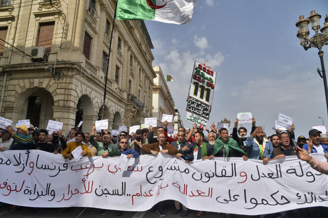 Lors d’une manifestation du Hirak à Alger, le 2 avril 2021.