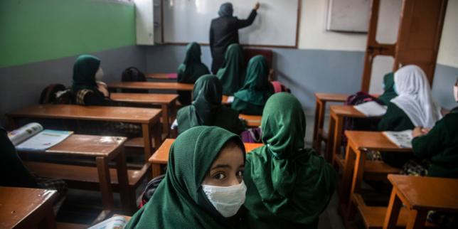 Quelles sont les conséquences des fermetures d’écoles dans le monde ? Suivez notre direct et posez vos questions