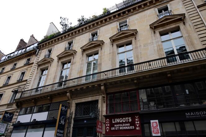 Le reportage de M6 faisait notamment état d’un dîner au Palais Vivienne, dans le 2e arrondissement de Paris, concocté par le cuisinier Christophe Leroy.