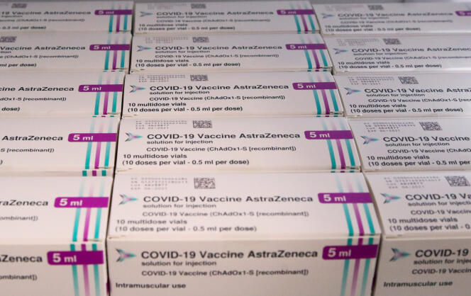 Des boîtes de vaccins AstraZeneca contre le Covid-19, à Ronquières, en Belgique, le 6 avril.