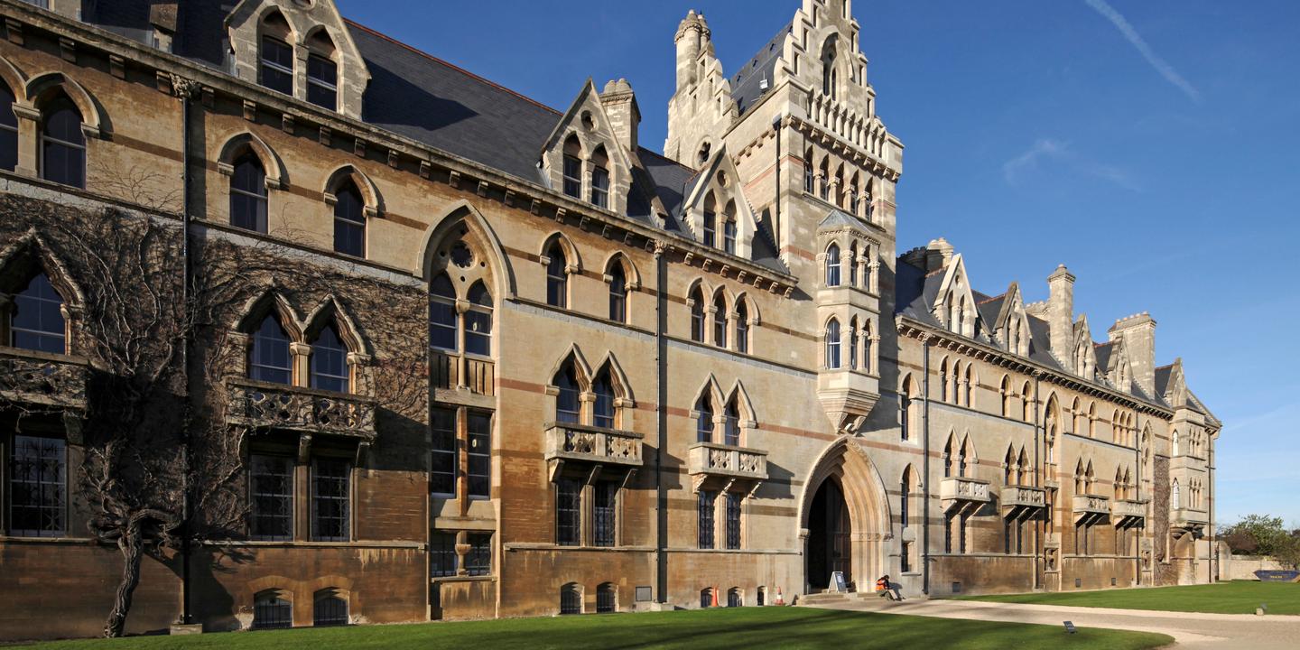 Etudier En Angleterre Apres Le Bac Un Reve Devenu Tres Cher Pour Les Jeunes Francais