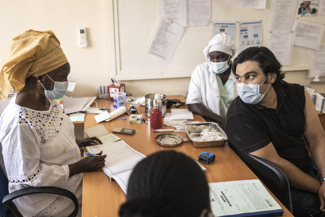 Au centre de vaccination de la clinique de Ngor, à Dakar, le 2 avril 2021.