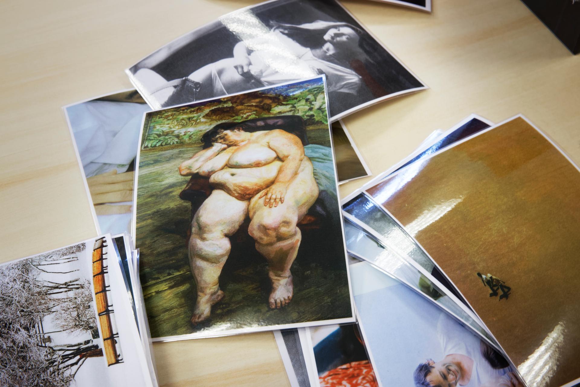 Le pôle de consultation du centre de ressources pour intervenants auprès d’auteurs de violences sexuelles d’Ile-de-France Nord-Est, à Neuilly-sur-Marne (Seine-Saint-Denis) assure le suivi individuel ou en groupe de 150 auteurs de violences sexuelles. Ici, un set de « photo-langage » permettant aux auteurs de violences sexuelles de mettre en images leurs ressentis par rapport à des situations ou des thèmes donnés.