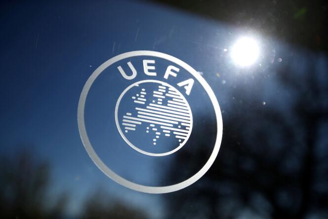 l’UEFA devra aussi trancher une question tout aussi pressante : préciser enfin l’organisation de l’Euro-2020, déjà reporté d’un an et programmé du 11 juin au 11 juillet.
