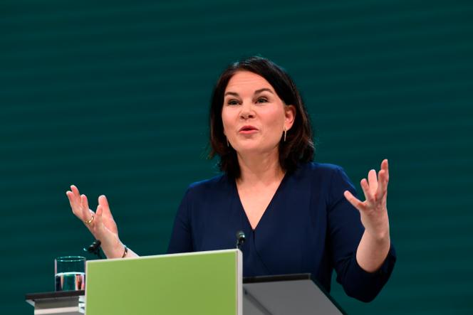 Annalena Baerbock, prononce un discours lors d’un événement où les Verts l’ont désignée candidate au poste de chancelière pour les prochaines élections fédérales, à Berlin, en Allemagne, lundi 19 avril 2021.
