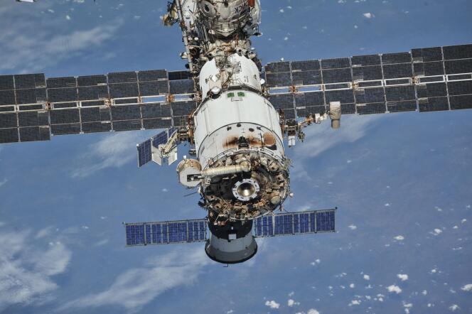 La Station spatiale internationale (ISS) photographiée par les membres de l’équipage Expedition 56, le 4 octobre 2018.