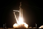 Décollage de la fusée de SpaceX, à Cap Canaveral (Floride), le 23 avril.