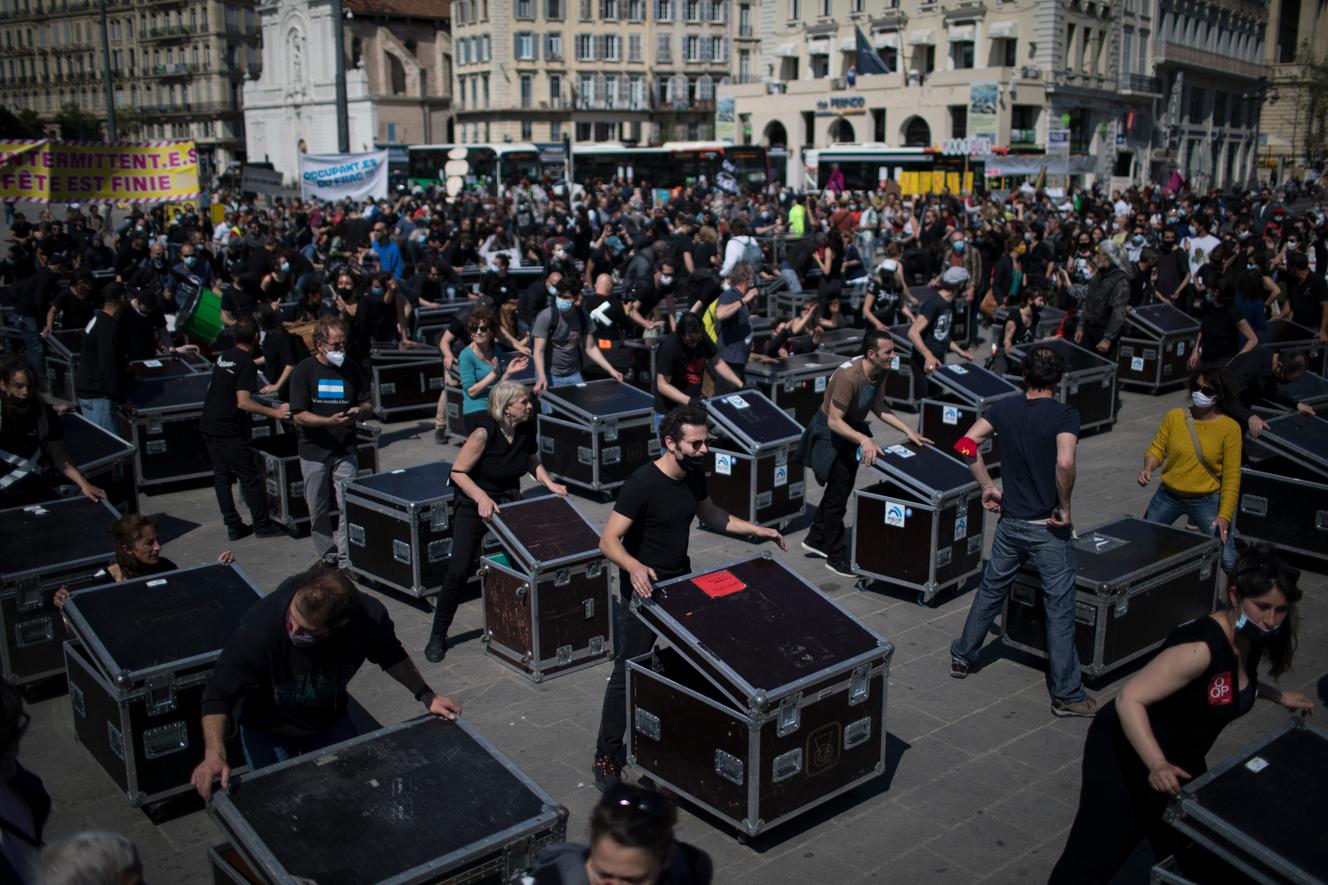 Lors de la manifestation contre la réforme de l’assurance-chômage à Marseille, le 23 avril.