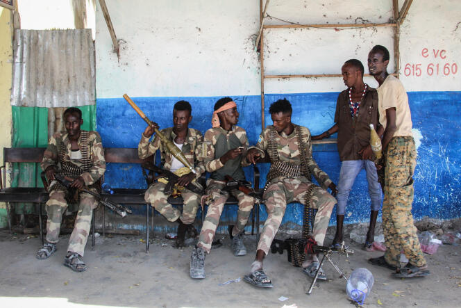 Des militaires favorables aux leaders de l’opposition, à Mogadiscio, le 25 avril 2021.