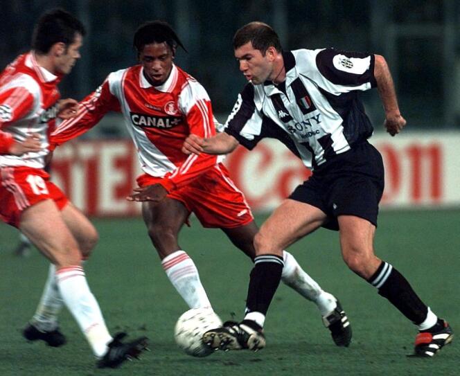 Lors de la demi-finale de la Ligue des champions 1997-1998 opposant la Juventus de Turin à Monaco, le 1er avril 1998, au Stade des Alpes, à Turin.