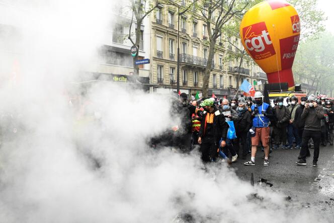 Des militants de la CGT lors du rassemblement du 1er mai 2021, à Paris, où des affrontements ont eu lieu.
