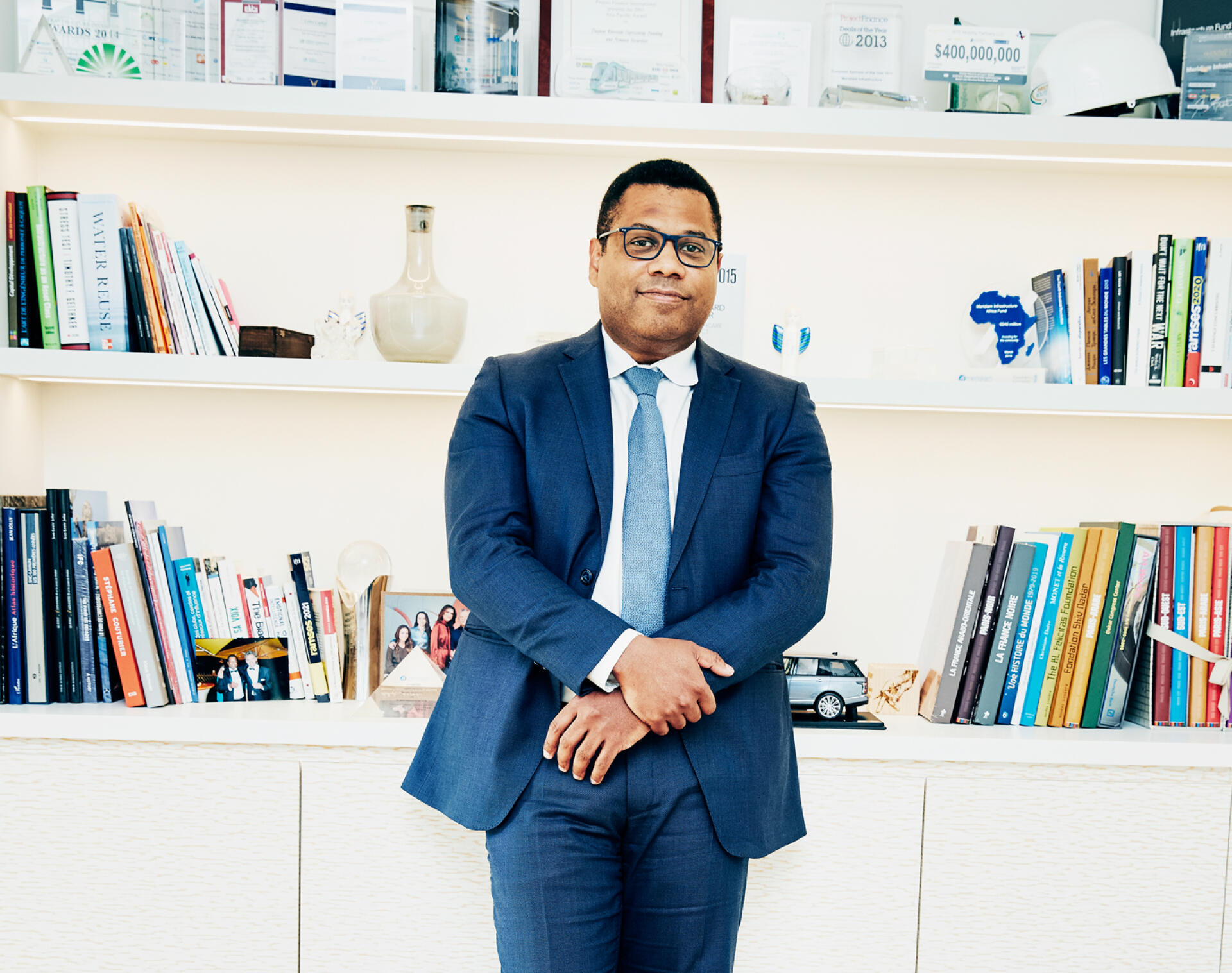 Le PDG du fonds d’investissement Meridiam, Thierry Déau, dans son bureau, à Paris, le 30 avril 2021.