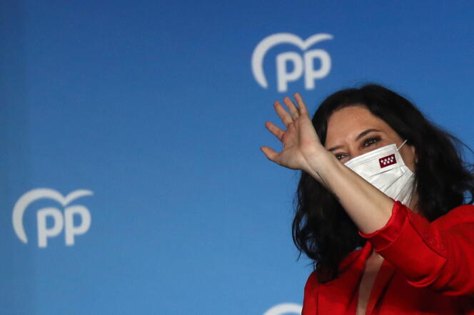 La candidate du Parti populaire (PP) Isabel Diaz Ayuso remporte les élections régionales à Madrid, le 4 mai 2021.
