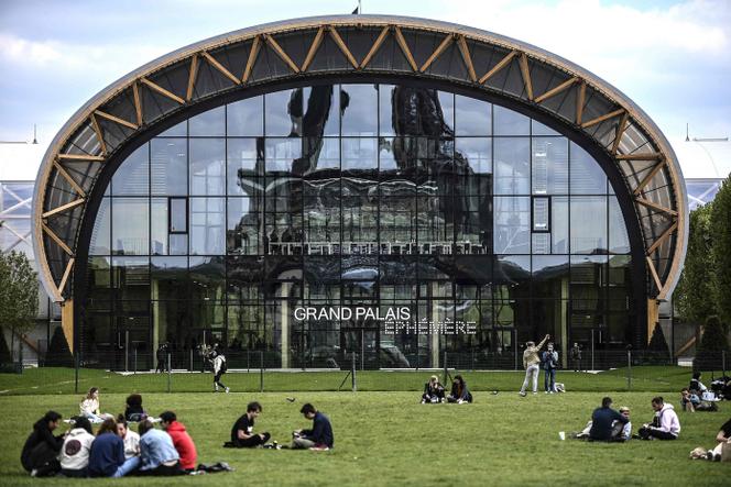 Le Grand Palais éphémère, installé sur le Champ-de-Mars, à Paris, le 3 mai 2021.