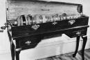 Music / Musical Instrument:
Glass harmonica. Glass harmonica (1761/62, developed by Benjamin Franklin). Photo, undated.