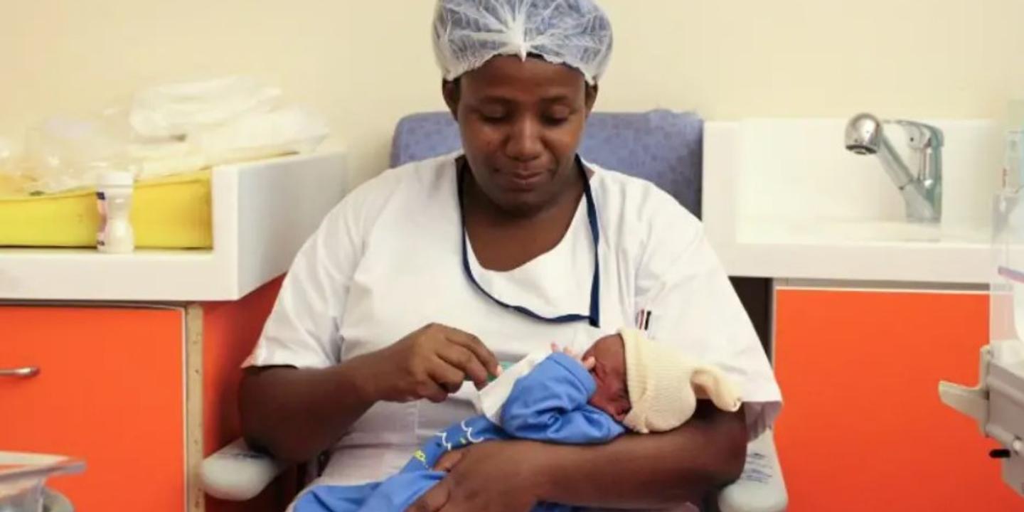 Une Malienne Accouche De Neuf Bebes Qui Se Portent Tous Bien